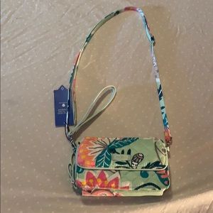 NWT Vera Bradley Mint Flowers wristlet